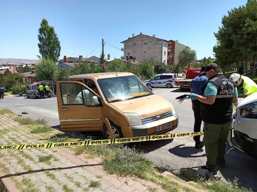 Dikkatsiz sürücü çarptığı iki çocuğu ağır yaraladı