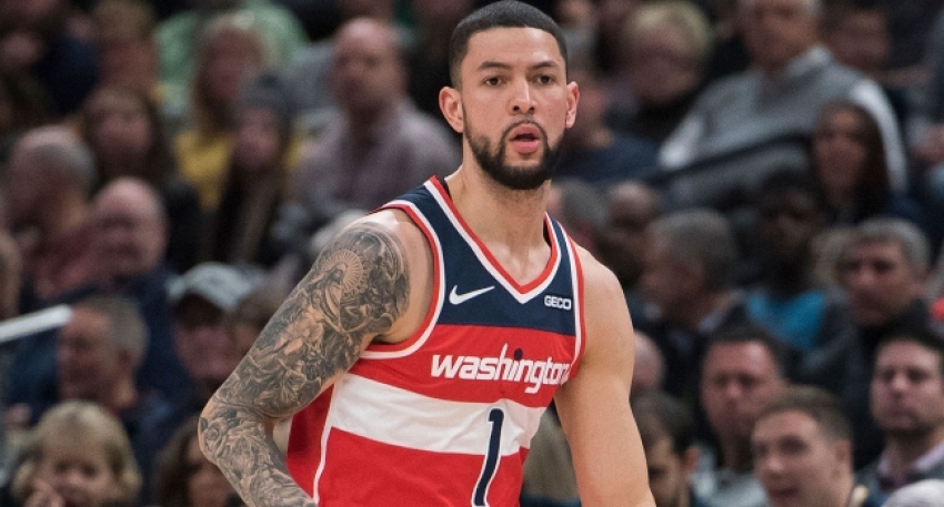 Houston Rockets, Austin Rivers'ı renklerine bağladı