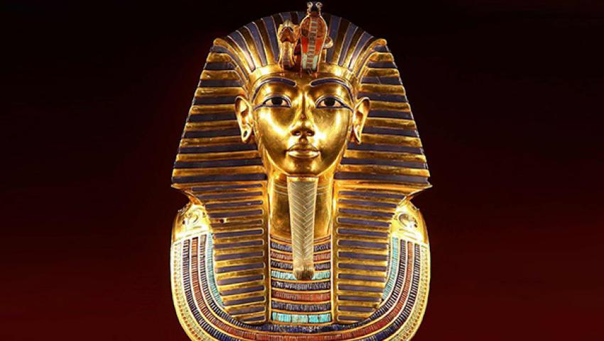 Tutankhamun’un maskesi düştü 