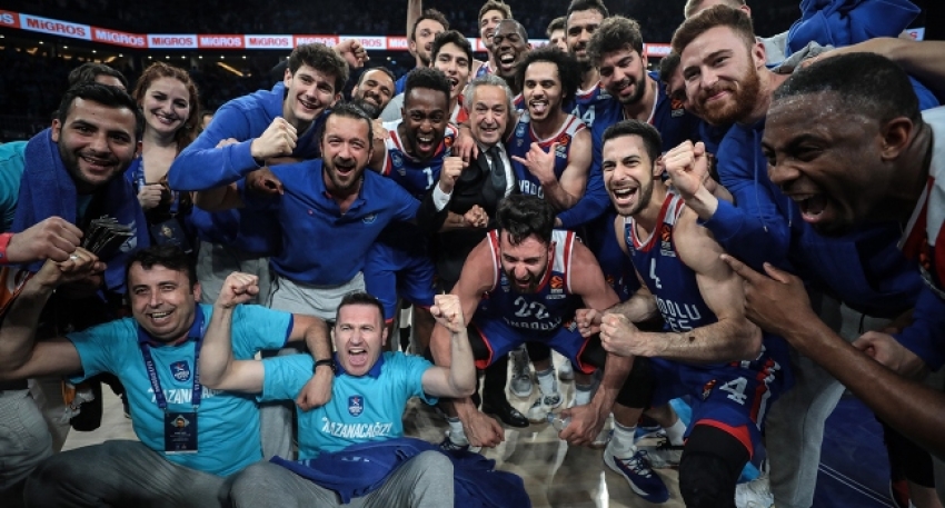 Anadolu Efes Dörtlü Final'de