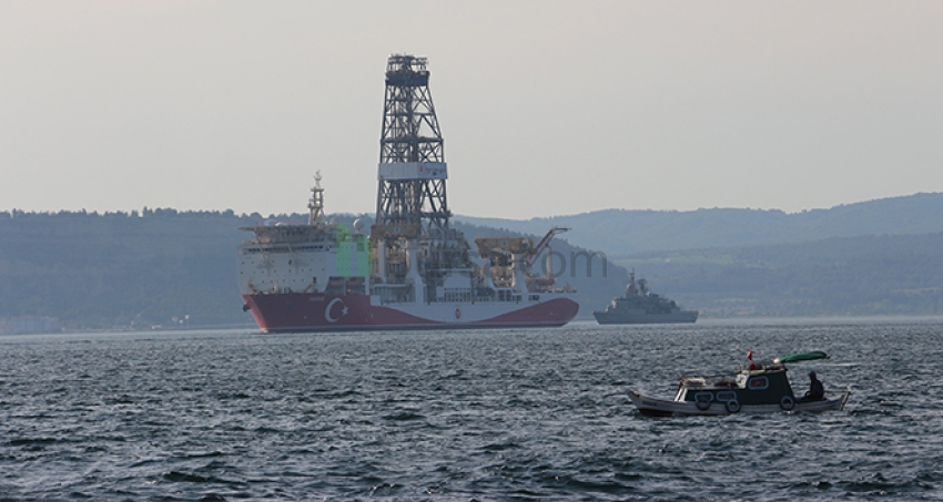 Yavuz gemisi Çanakkale Boğazı'ndan geçti