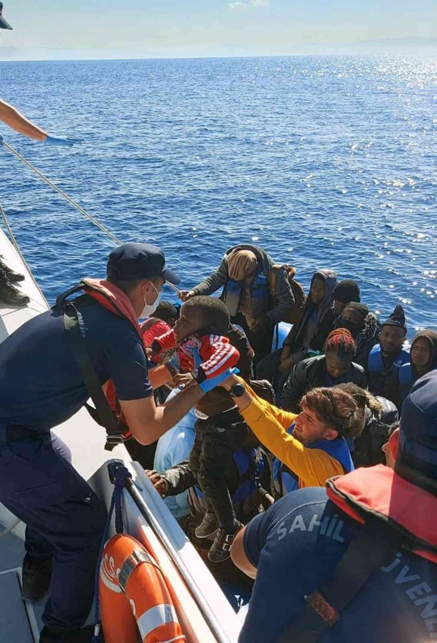 34 düzensiz göçmen kurtarıldı