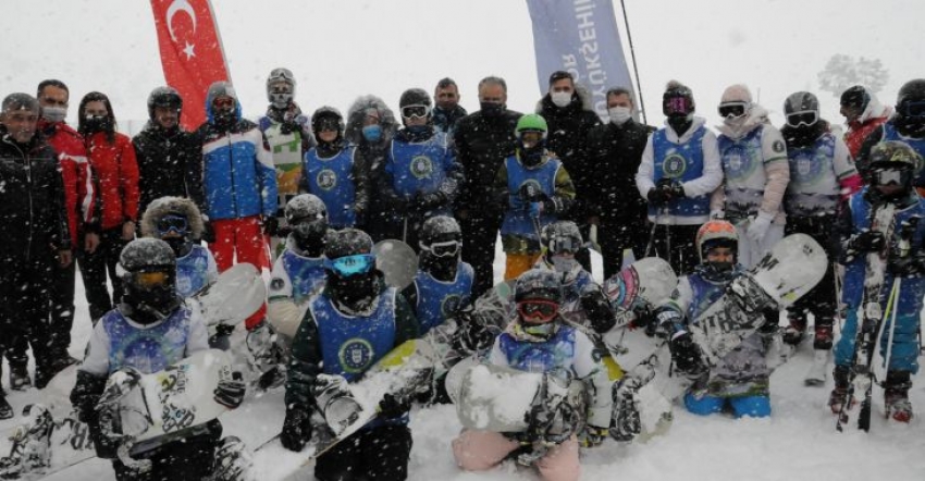 Bursa'da snowboard heyecanı