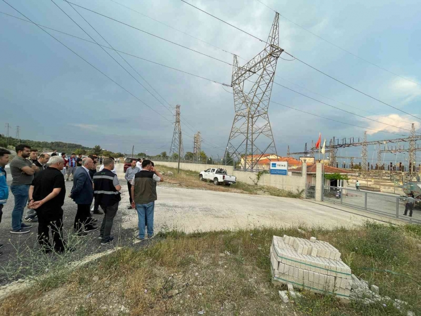 Trafoda yangın çıktı, ilçe elektriksiz kaldı