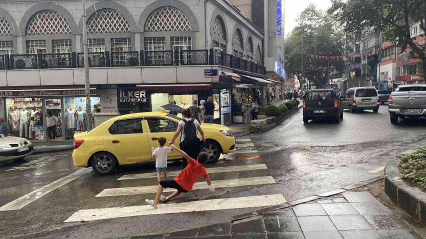 Beklenen yağmur geldi, hazırlıksız yakalandılar