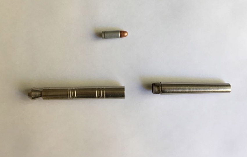 Kalem şeklinde suikast silahı ele geçirildi