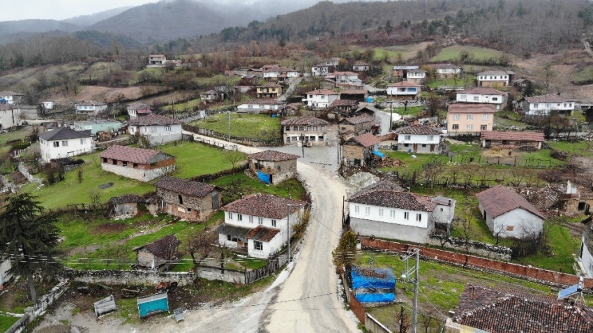 Bursa'nın bu köyünde dedeler ve torunlar aynı dili konuşamıyor