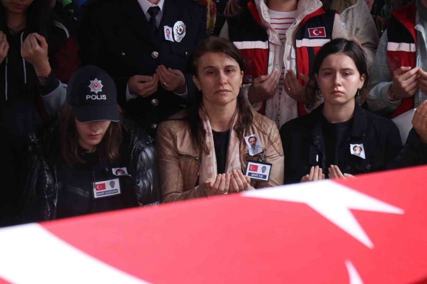 Bursa'da şehit olan polis memuru son yolculuğuna uğurlandı