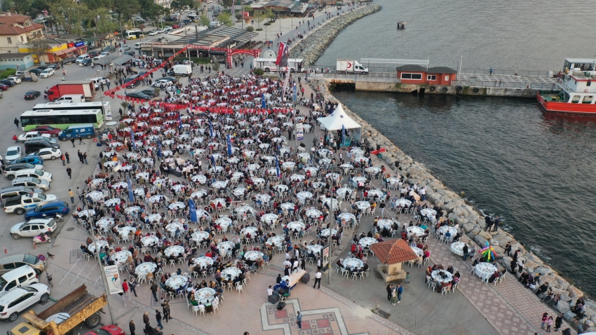 Gemlik’te denize nazır iftar