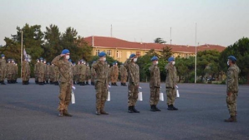 Kışlada yangın çıkaranları yakalayan askeri personel ödüllendirildi