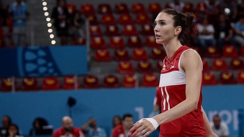 Naz Aydemir Akyol, A Milli Kadın Voleybol Takımı'na veda etti