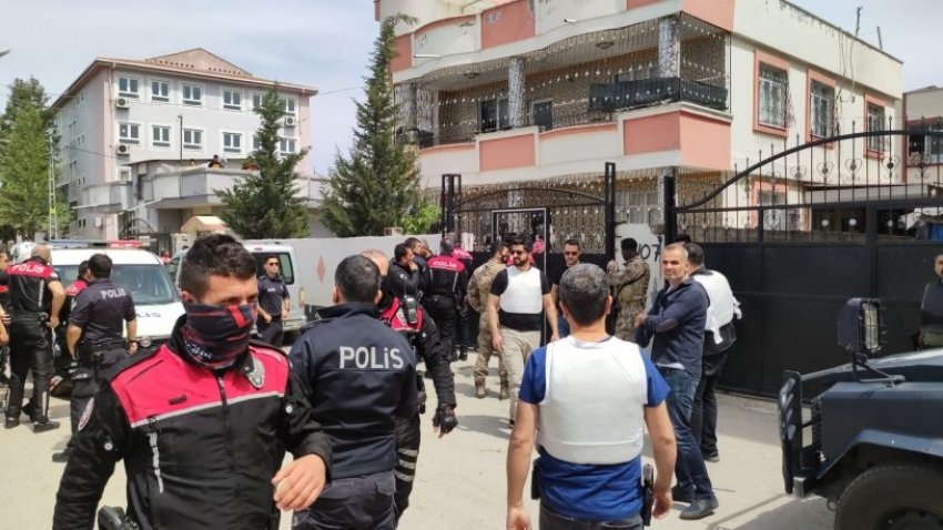 Adana’da polise silahlı saldırı: 1 polis ağır yaralandı