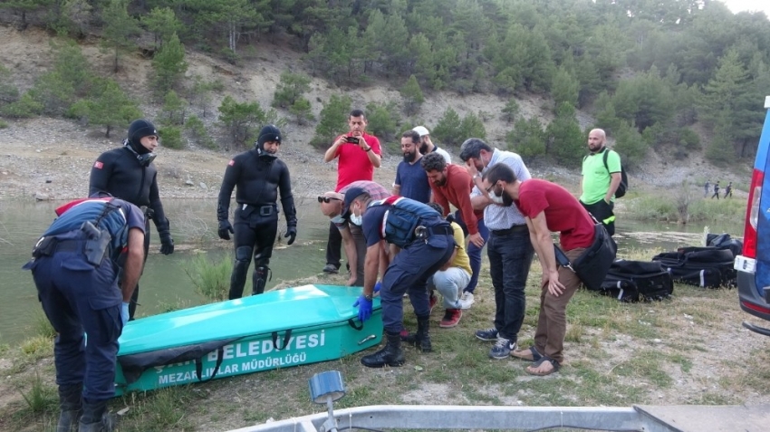 Serinlemek için gölete giren adamın cansız bedeni bulundu