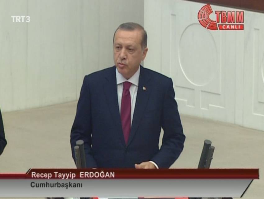 Erdoğan: Şehitlerimizin ismini önünüze alıp resimlerine bakın