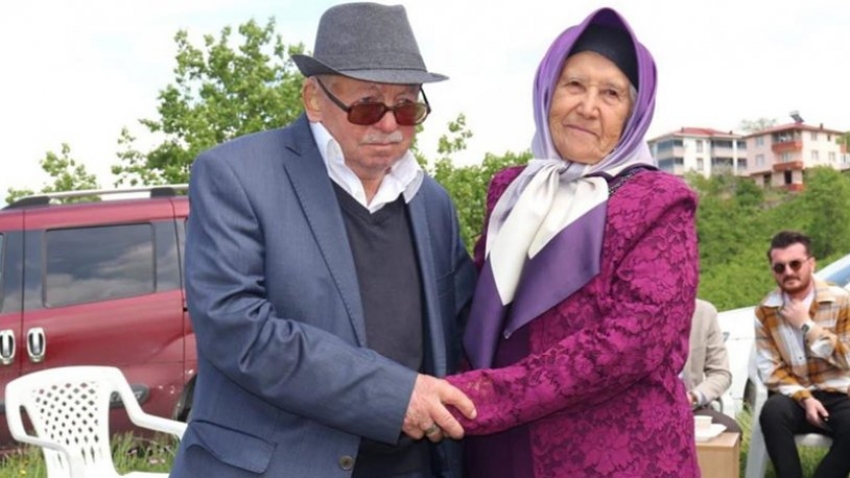 50 torun sahibi çift, evliliklerinin 75. yılında nikah tazeledi