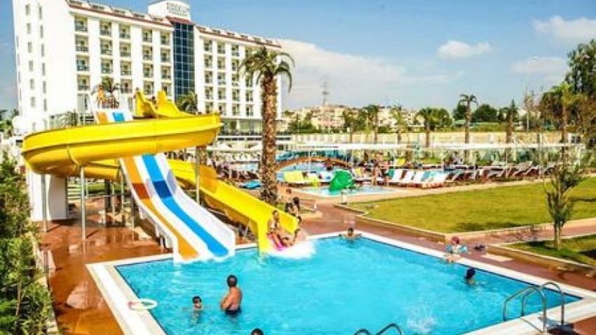 İngiliz tatil için 2 maaş, Türkler 12 maaş harcıyor