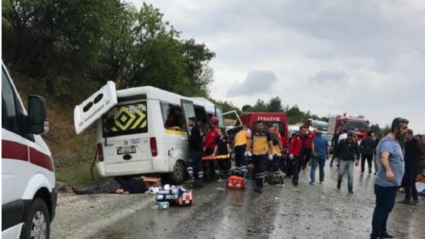 Balıkesir'de feci kaza: 8 ölü 10 yaralı!