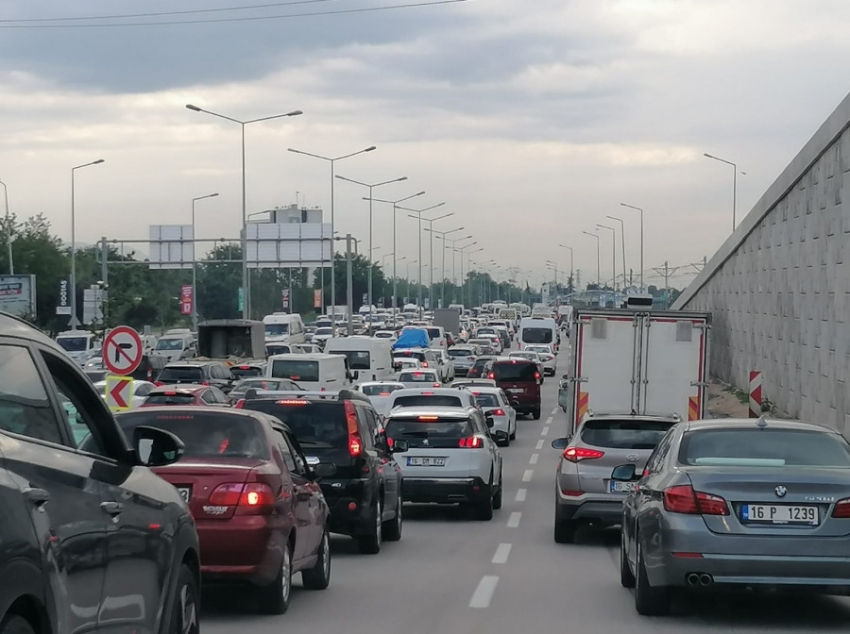 Normalleşmede Bursa trafiği felç!