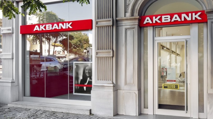 Akbank çöktü: Müşteriler isyanda!