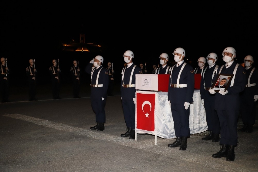 Şehit Jandarma Astsubay Kıdemli Çavuş Sinan Aktay memleketine uğurlandı