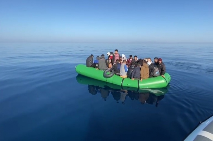 30 düzensiz göçmen kurtarıldı