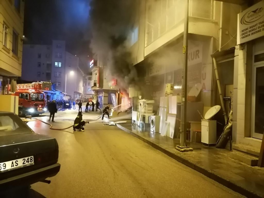 Elektrikli battaniyeden yangın çıktı