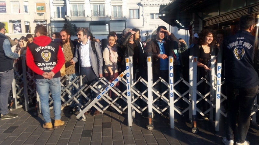 İstiklal Caddesi yaya ve araç trafiğine kapatıldı