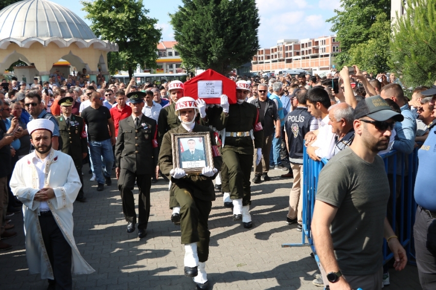 Şehit uzman çavuş Hayta, son yolculuğuna uğurlandı