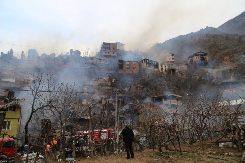 60’a yakın ev alevlere teslim oldu... 