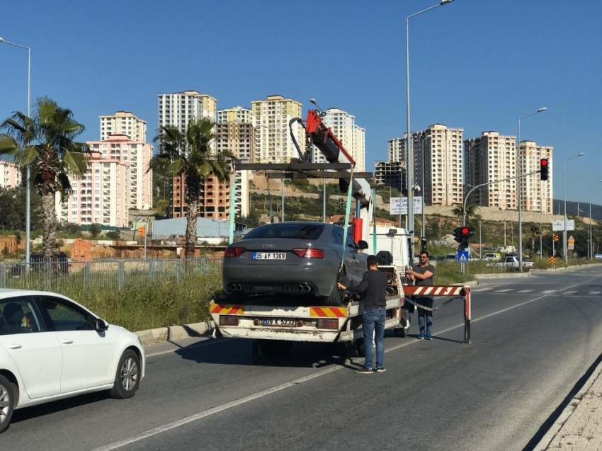 Arabayı kaçırdı, drift attı, kovalamaca sonucu yakalandı