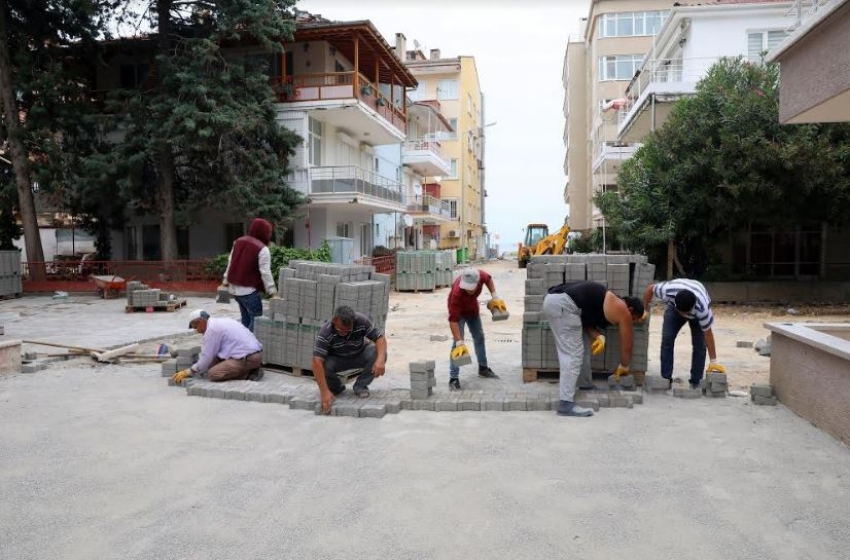 Yalı Mahallesi'nde 20 sokağa 10 bin metrekare parke