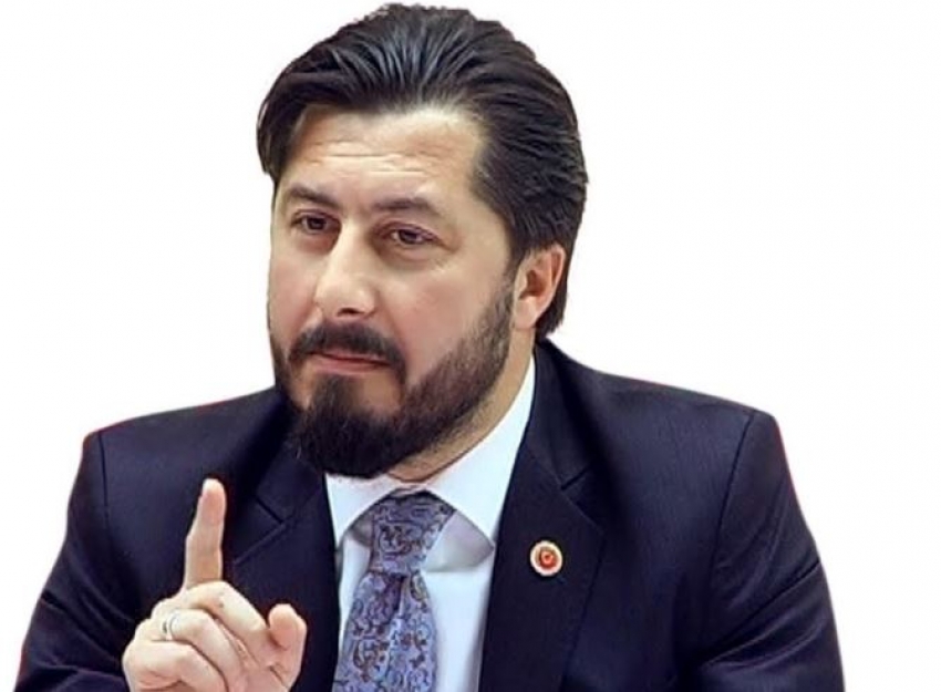 Ercan Özel: Durak var ama otobüs yok