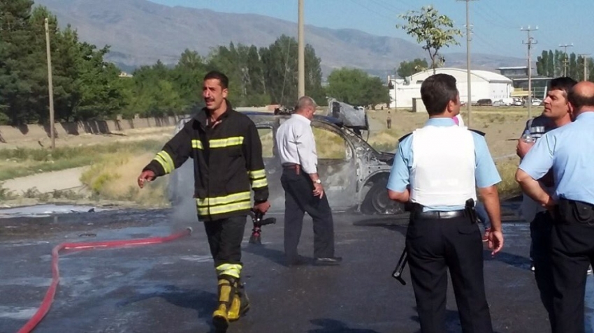 Erzincan’da polis ekiplerine bombalı saldırı