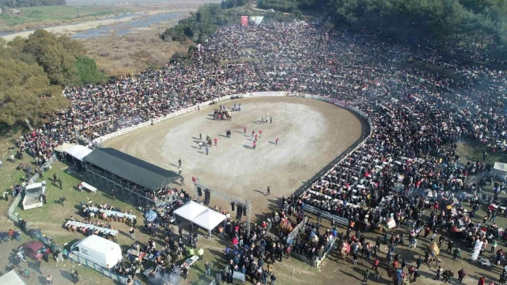 Efes Selçuk Deve Güreşleri Festivali coşkuyla geçti