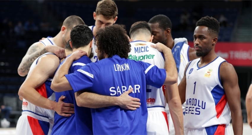 Anadolu Efes 3'te 3 yaptı