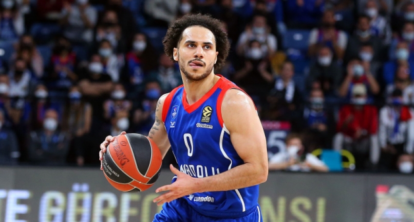 Larkin 2 yıl daha Anadolu Efes'te