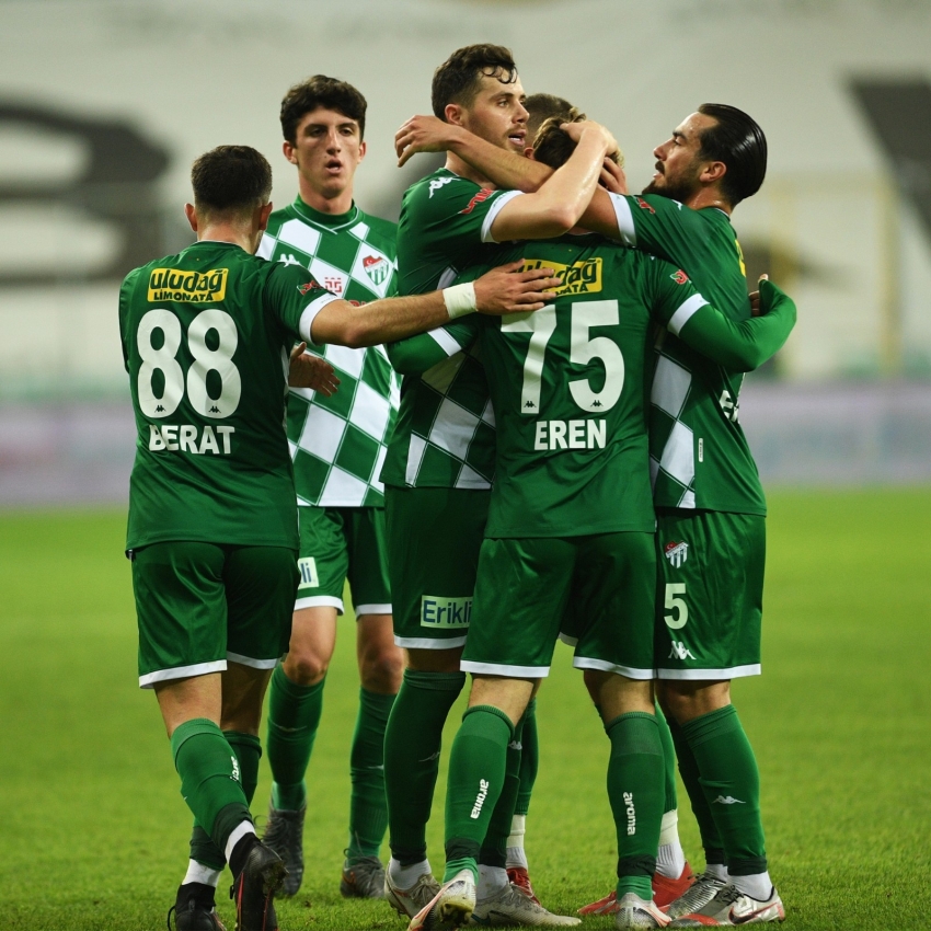 Bursaspor, İstanbulspor maçı sonrası izne çıktı