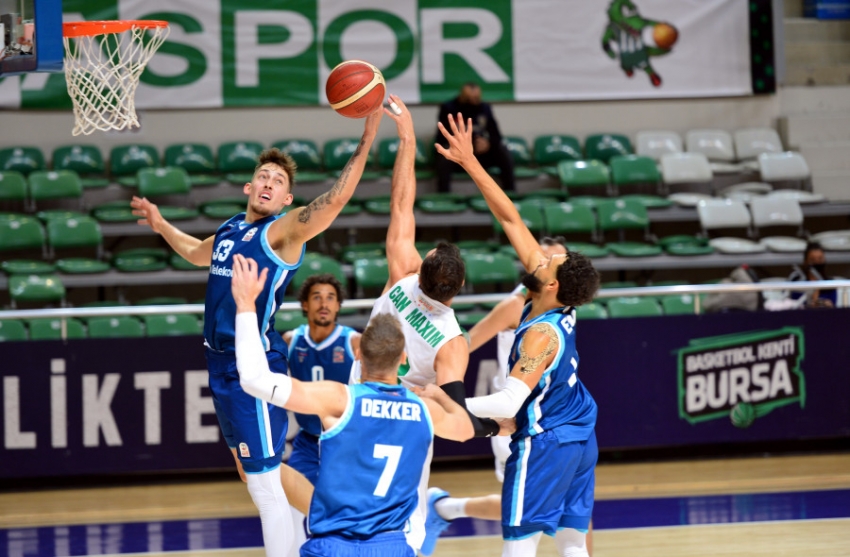 Frutti Extra Bursaspor 79-83 Anadolu Efes 