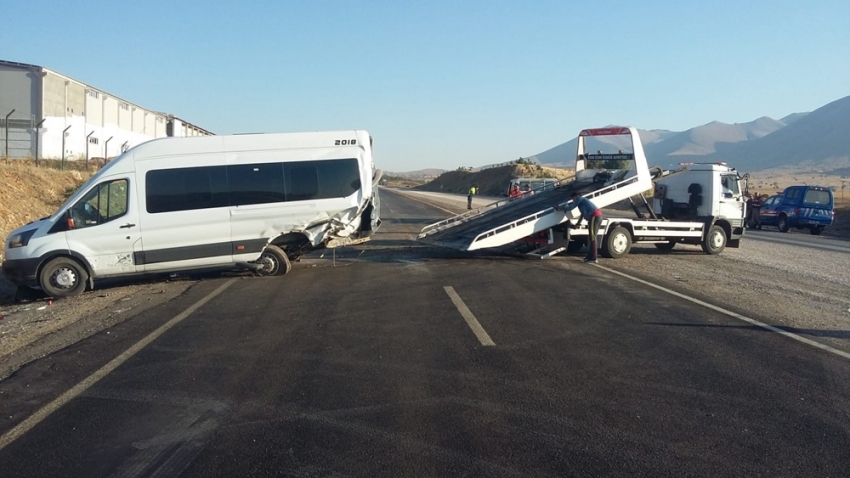 Kahramanmaraş’ta feci kaza: 1 ölü, 10 yaralı