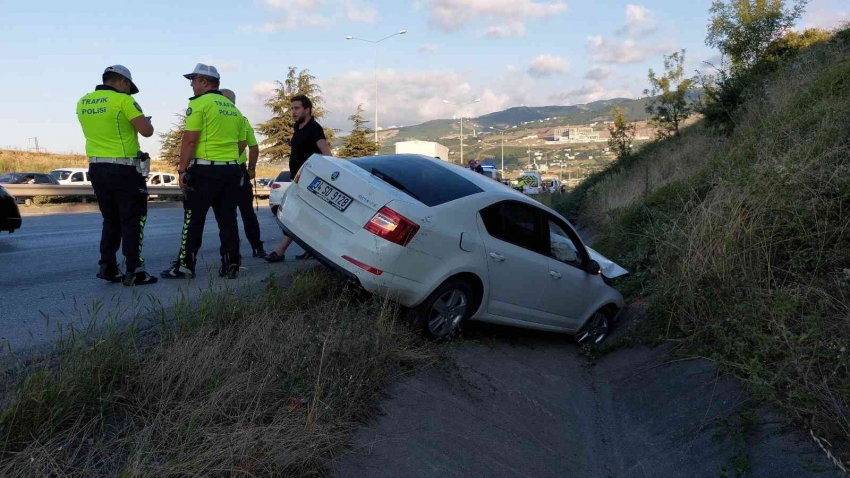 Zincirleme kaza: 2’si polis 9 yaralı