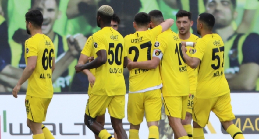 İstanbulspor 3 puanı 3 golle aldı