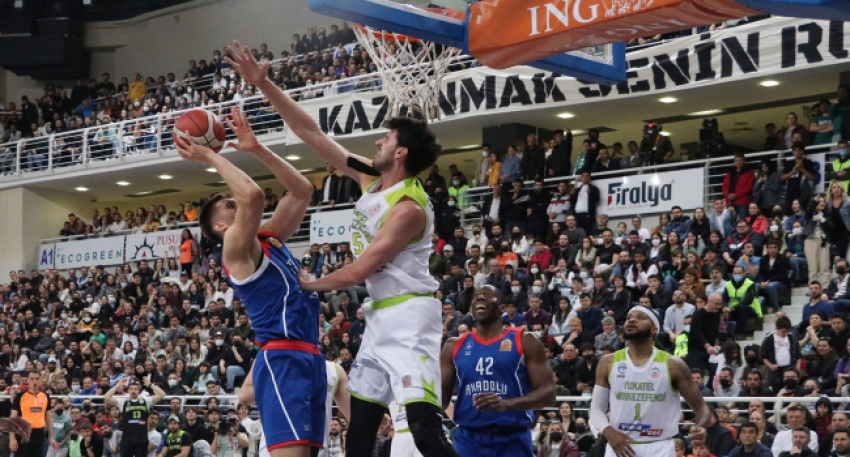 Anadolu Efes deplasmanda kazandı