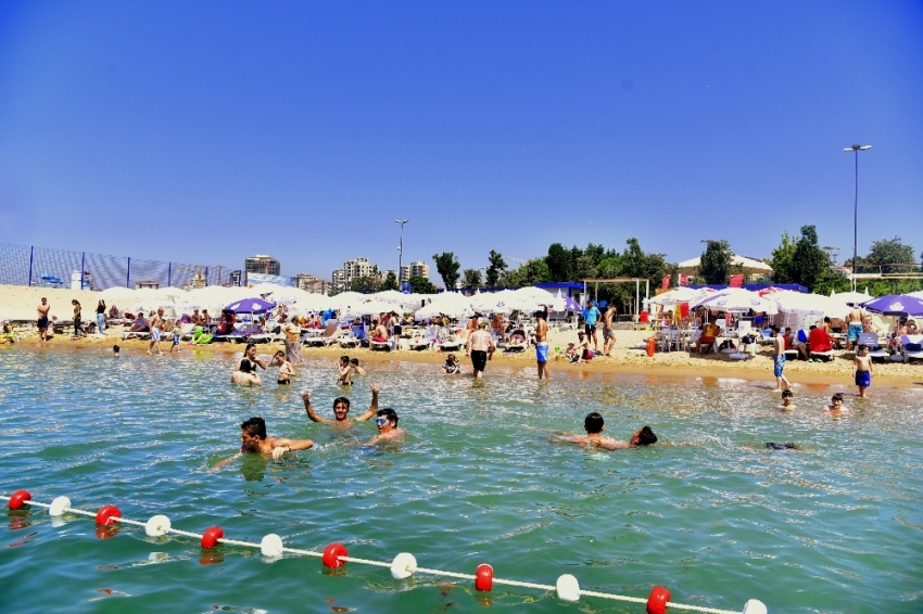 İBB plajlarına İstanbullulardan yoğun ilgi