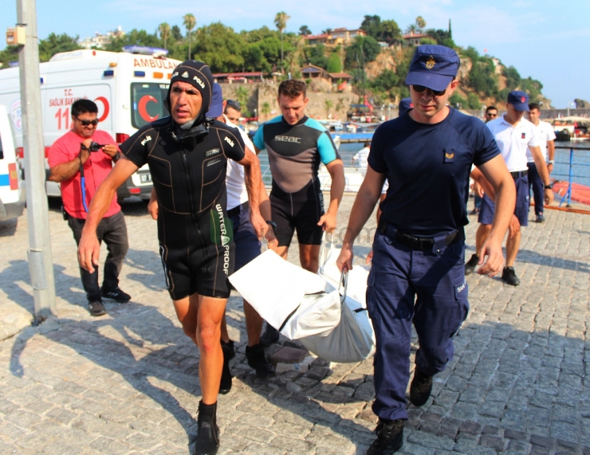 Deniz polisinin çabası genç kadını kurtarmaya yetmedi