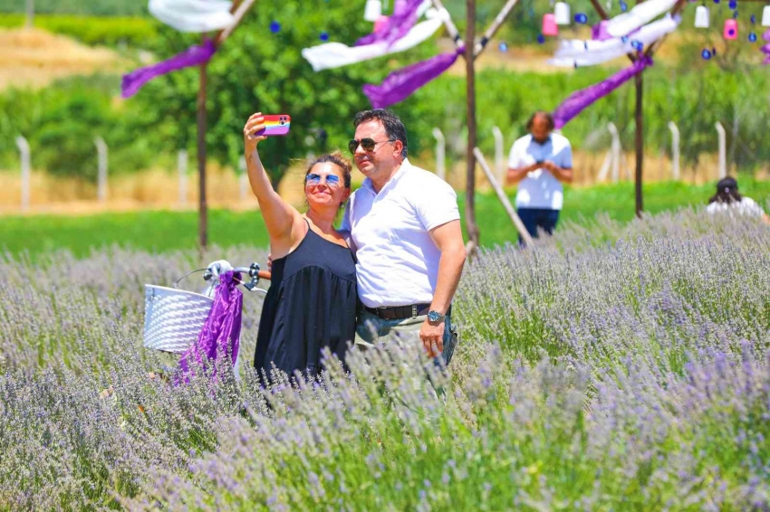 Lavanta Festivali’ne vatandaşlar yoğun ilgi gösterdi