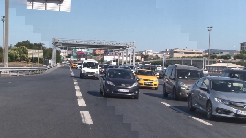 İstanbul’da bayramın son gününde polislerden trafik denetimi