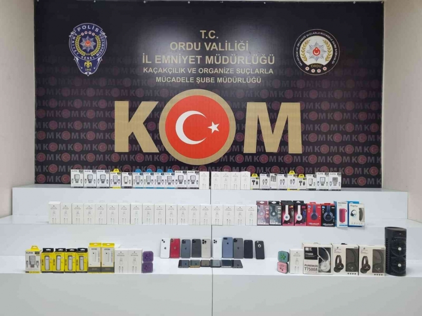 Kaçak cep telefonu operasyonu: 8 şüpheli yakalandı