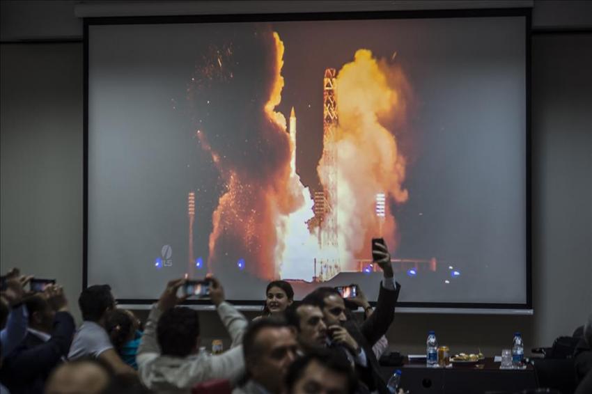 Türksat 4B uydusundan ilk sinyal alındı