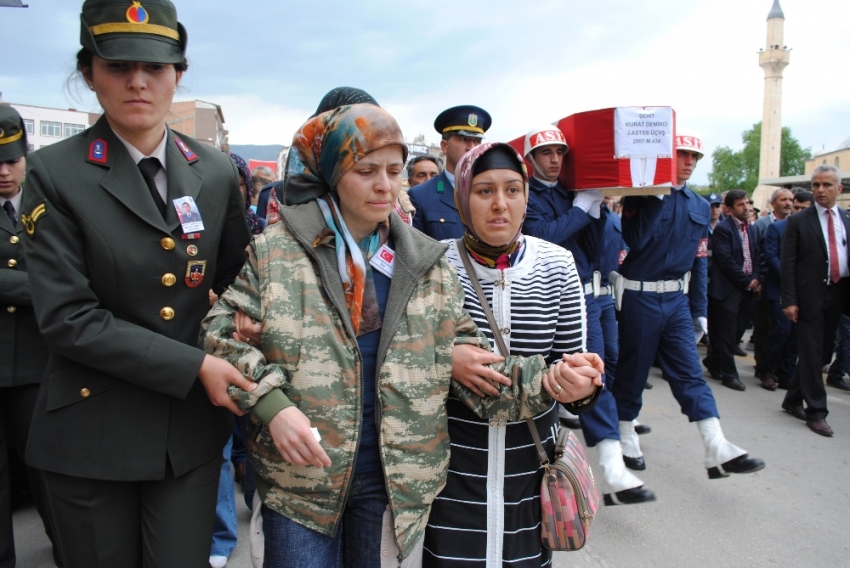 Şehit astsubay son yolculuğuna uğurlandı