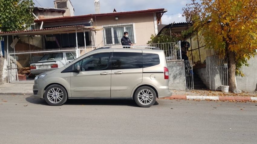 Ziyarete geldiği torununun evinde ölü bulundu